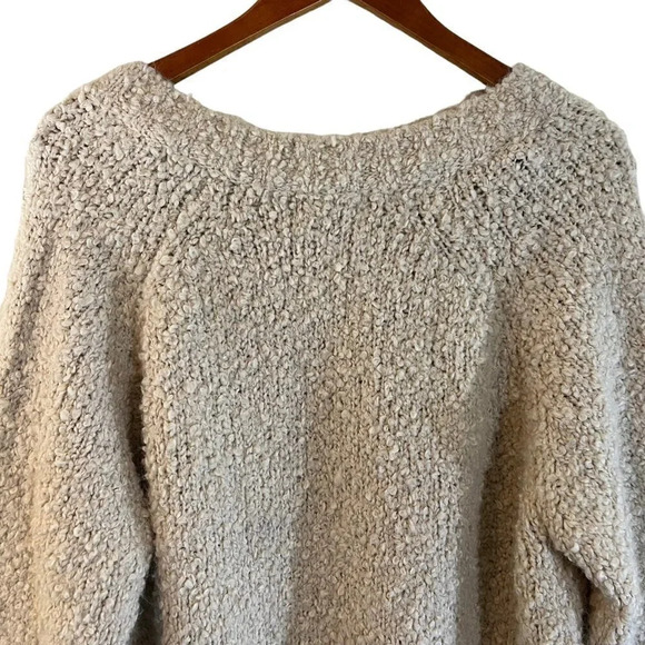 Universal Thread V Neck Fuzzy Knit Sweater Womens Plus XXL Beige Cream Neutral - Picture 4 of 5